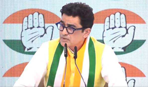 भारत का अपमान कर रहे ट्रम्प के सामने झुक रहे हैं मोदी: कांग्रेस