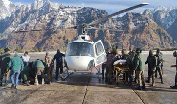 माणा में बचाव अभियान में दिन रात जुटे हैं सेना के 150 जवान