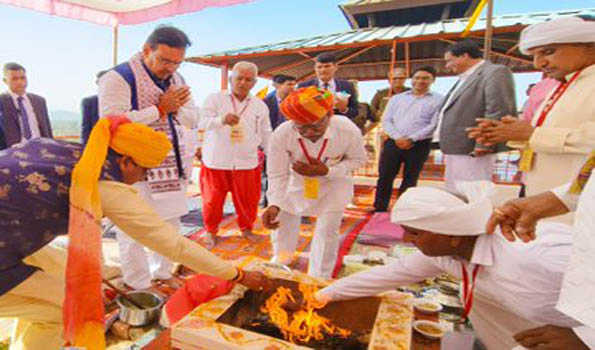 भजनलाल ने त्रिपुरा सुंदरी मंदिर में पूजा अर्चना कर राजस्थान की खुशहाली की कामना की