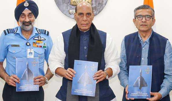 वायु सेना की क्षमता बढ़ाने के लिए सार्वजनिक उपक्रम और निजी क्षेत्र मिलकर काम करे: समिति