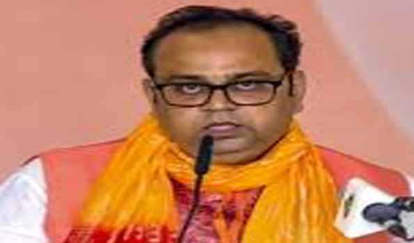 स्वास्थ्य मंत्री ने विभागीय अधिकारियों के साथ की समीक्षा बैठक