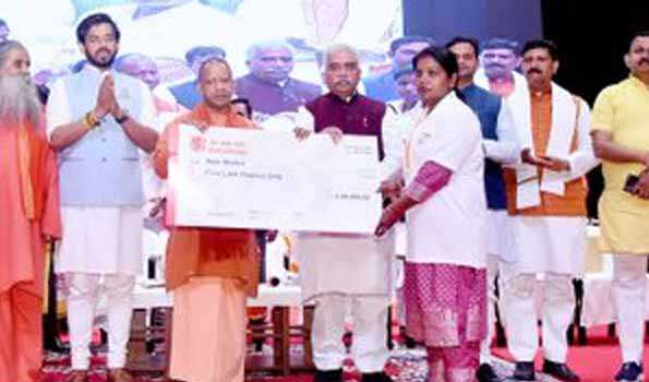आईटीआई के विद्यार्थियों को विदेशी भाषाओं में बनाया जाए पारंगतः योगी