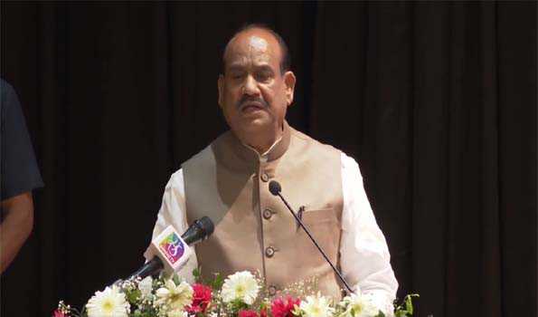 महिलाएं जमीनी स्तर से लेकर शासन व्यवस्था तक समाज का नेतृत्व कर रही हैं: बिरला