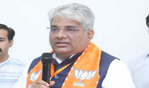 कांग्रेस से उसके सहयोगी दलों ने भी किया किनारा:यादव