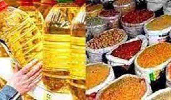 खाद्य तेलों में टिकाव; उड़द दाल सस्ती, चीनी महंगी