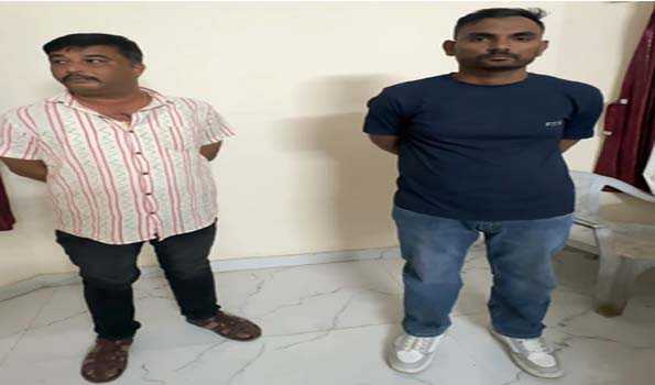उदयपुर में क्षेत्रीय वन अधिकारी एवं वनरक्षक चार लाख इकसठ हजार रुपए रिश्वत लेते गिरफ्तार