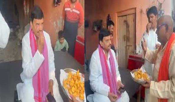 शिवपाल ने झोपड़ीनुमा दुकान में बैठ खाई पकौड़ी
