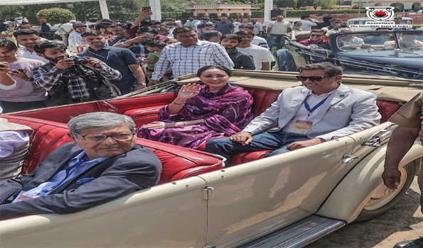 दिया कुमारी ने विंटेज कार प्रदर्शनी किया शुभारंभ