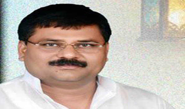 झूठ की राजनीति करने वाले विपक्ष को उखाड़ फेंकने का लें संकल्प : उमेश