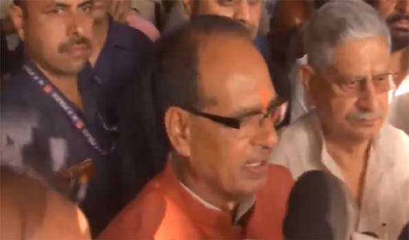 मधुबनी में मोदी के कार्यक्रम की तैयारियों की समीक्षा की शिवराज ने