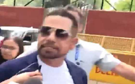 رابرٹ واڈرا سے انفورسمنٹ ڈائریکٹوریٹ نے پوچھ گچھ کی