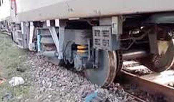 खाली पार्सल ट्रेन की तीन बोगी पटरी से उतरीं, कोई जनहानि नहीं