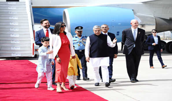 अमेरिकी उपराष्ट्रपति जेडी वेंस सपरिवार भारत पहुंचे