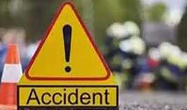 फर्रुखाबाद में डंपर की टक्कर से बाइक सवार पिता पुत्री की मौत