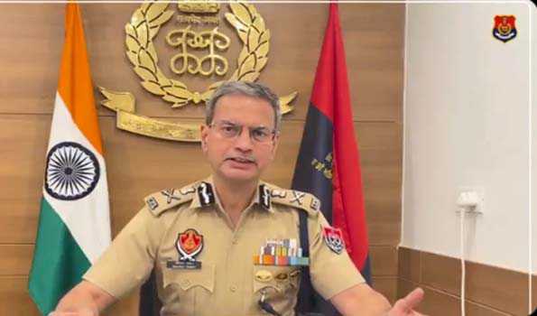 पुलिस के साथ मुठभेड़ में दो तस्कर घायल, हथियार बरामद