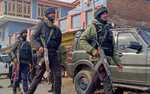 جنوبی کشمیر میں سرگرم دہشت گردوں اور اعانت کاروں کے خلاف بڑا کریک ڈاؤن، متعدد مقامات پر چھاپےاور تلاشیاں جنوبی کشمیر میں سرگرم دہشت گردوں اور اعانت کاروں کے خلاف بڑا کریک ڈاؤن، متعدد مقامات پر چھاپےاور تلاشیاں