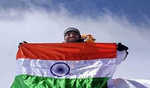 नरेंद्र कुमार ने  माउंट अन्नपूर्णा पर फहराया तिरंगा