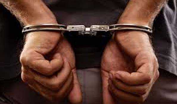 बडगाम में पुलिस ने लश्कर से जुड़े तीन आतंकवादी मददगारों को किया गिरफ्तार