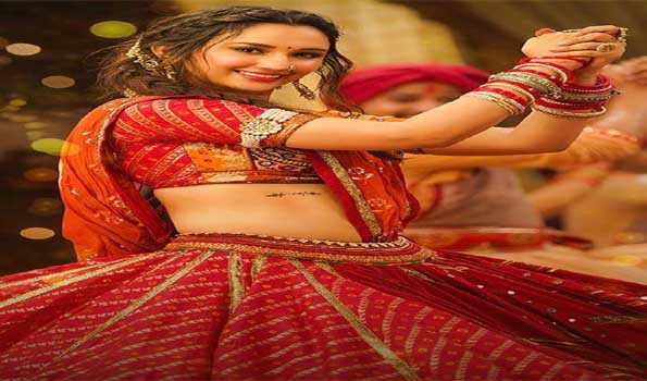 आकांक्षा शर्मा ने 45 डिग्री गर्मी में बिना एसी के शूट किया गाना 'ढोलिडा ढोल नगाड़ा'