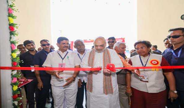 शाह ने अहमदाबाद नगर निगम के विकास कार्यों का किया उद्घाटन, शिलान्यास