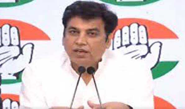दिल्ली के विकास के मुद्दे पर गलत बयानबाजी कर रही हैं रेखा: यादव