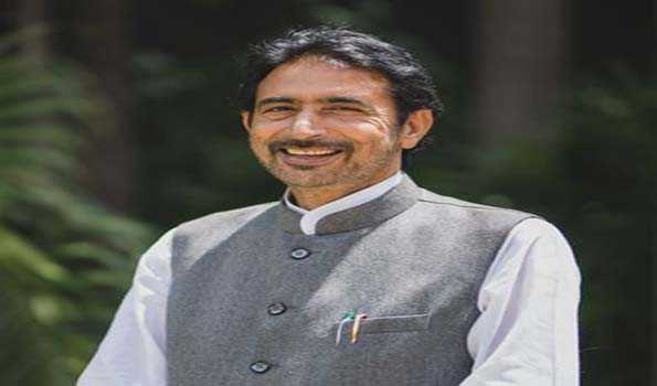 कांग्रेस नेता गुलाम अहमद ने कश्मीर में पर्यटन स्थलों को खोलने का किया आग्रह