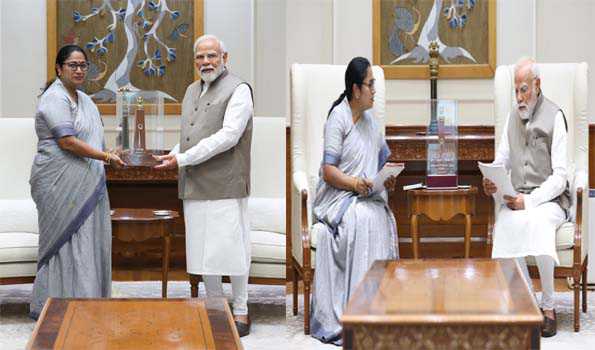 मोदी से मिली दिल्ली की मुख्यमंत्री