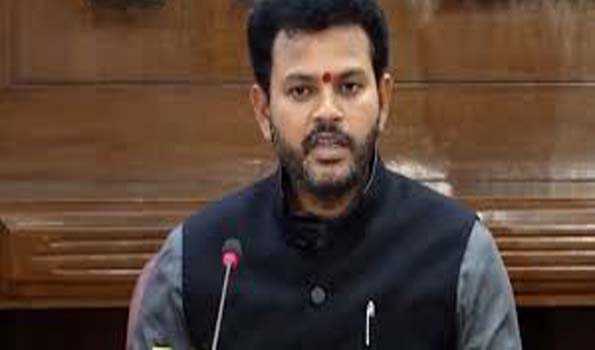 विमान दुर्घटना के बारे में जानकर स्तब्ध : नायडू