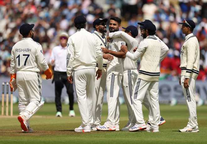 आकाश दीप का कहर, भारत जीत से चार विकेट दूर
