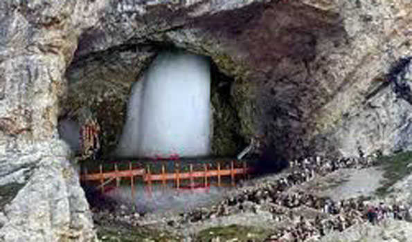 स्थगन के एक दिन बाद अमरनाथ यात्रा फिर से शुरू
