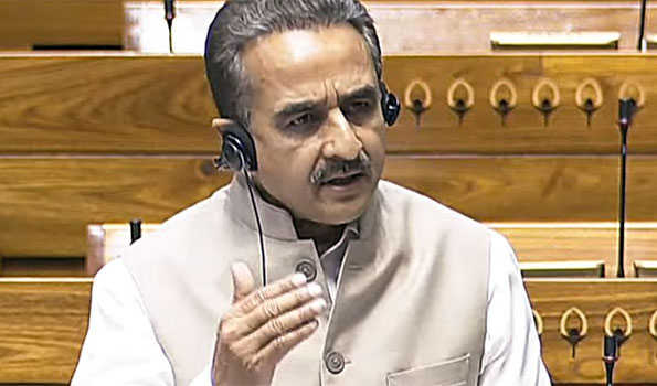 इस साल अमेरिका से 1703 भारतीय को निर्वासित किया गया : कीर्ति वर्धन