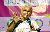 PATNA, DEC 2 (UNI):- National Alliance of People's Movements (NAPM) national leader Medha Patkar addressing a function of the Patna Book Fair, in Patna on Saturday. UNI PHOTO-117U PATNA, DEC 2 (UNI):- National Alliance of People's Movements (NAPM) national leader Medha Patkar addressing a function of the Patna Book Fair, in Patna on Saturday. UNI PHOTO-117U