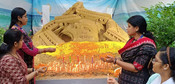 BHUBANESWAR, JUNE 3 (UNI) :- Sand artist Subala Maharana makes a sand sculpture to pay tribute to train passengers died in mishap on Friday night, in Bhubaneswar on Saturday.UNI PHOTO-AKX11U BHUBANESWAR, JUNE 3 (UNI) :- Sand artist Subala Maharana makes a sand sculpture to pay tribute to train passengers died in mishap on Friday night, in Bhubaneswar on Saturday.UNI PHOTO-AKX11U