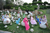HYDERABAD, MAY 16 (UNI):- Miss World contestants visit Experium Eco Park, in Hyderabad on Friday. UNI PHOTO-120U HYDERABAD, MAY 16 (UNI):- Miss World contestants visit Experium Eco Park, in Hyderabad on Friday. UNI PHOTO-120U