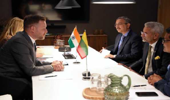 Ārlietu ministrs rīko divpusējās tikšanās ar kolēģiem no astoņām valstīm