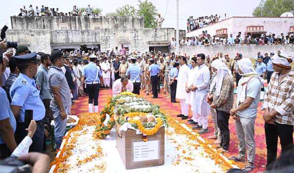 शहीद सुरेन्द्र कुमार मोगा का राजकीय सम्मान के साथ किय गया अंतिम संस्कार